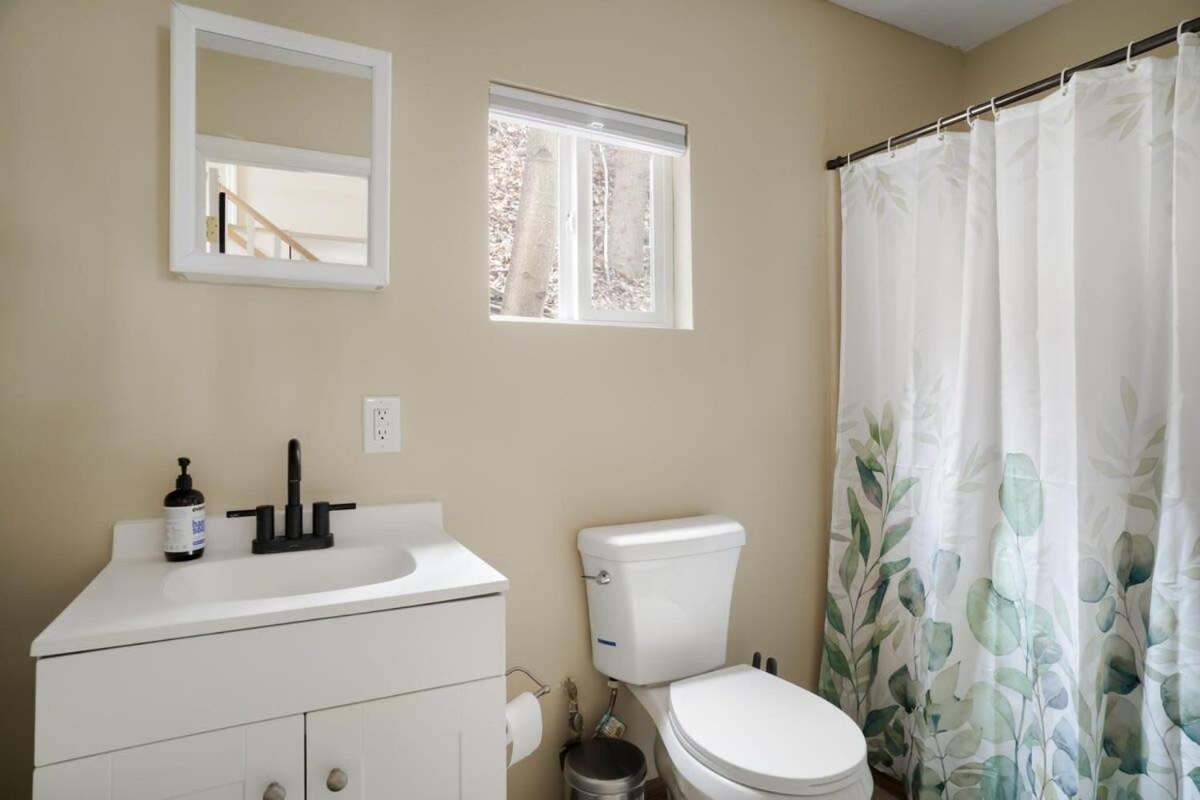 Modern Mountain Cottage W Hot Tub, Fire Pit, Wifi Inwood Exteriör bild
